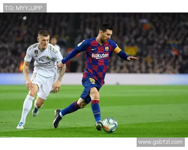西甲经典对决皇马与巴萨战成平局精彩扑救引发全场热议