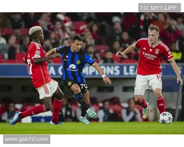 足总杯精彩对决曼联3-0战胜拜仁帽子戏法引发全场狂欢