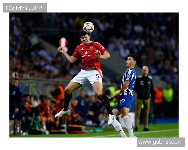 国王杯曼联大胜里昂红牌争议引发全场热议与赛后点评