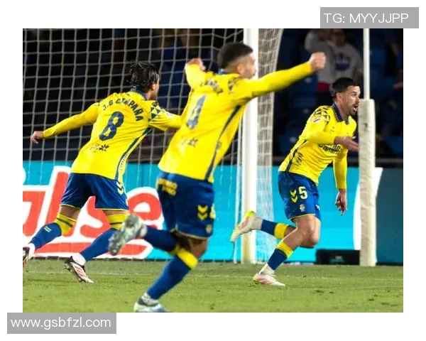 西甲激战国米与巴萨1比1平帽子戏法引发全场狂欢数据分析揭秘