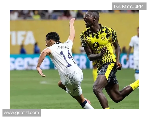 足总杯精彩对决多特蒙德与皇马激战成平局引发全场沸腾 足总杯精彩对决多特蒙德与皇马激战成平局引发全场沸腾