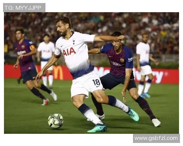 欧联杯热刺与巴萨战平乌龙球引发全场热议与转会传闻